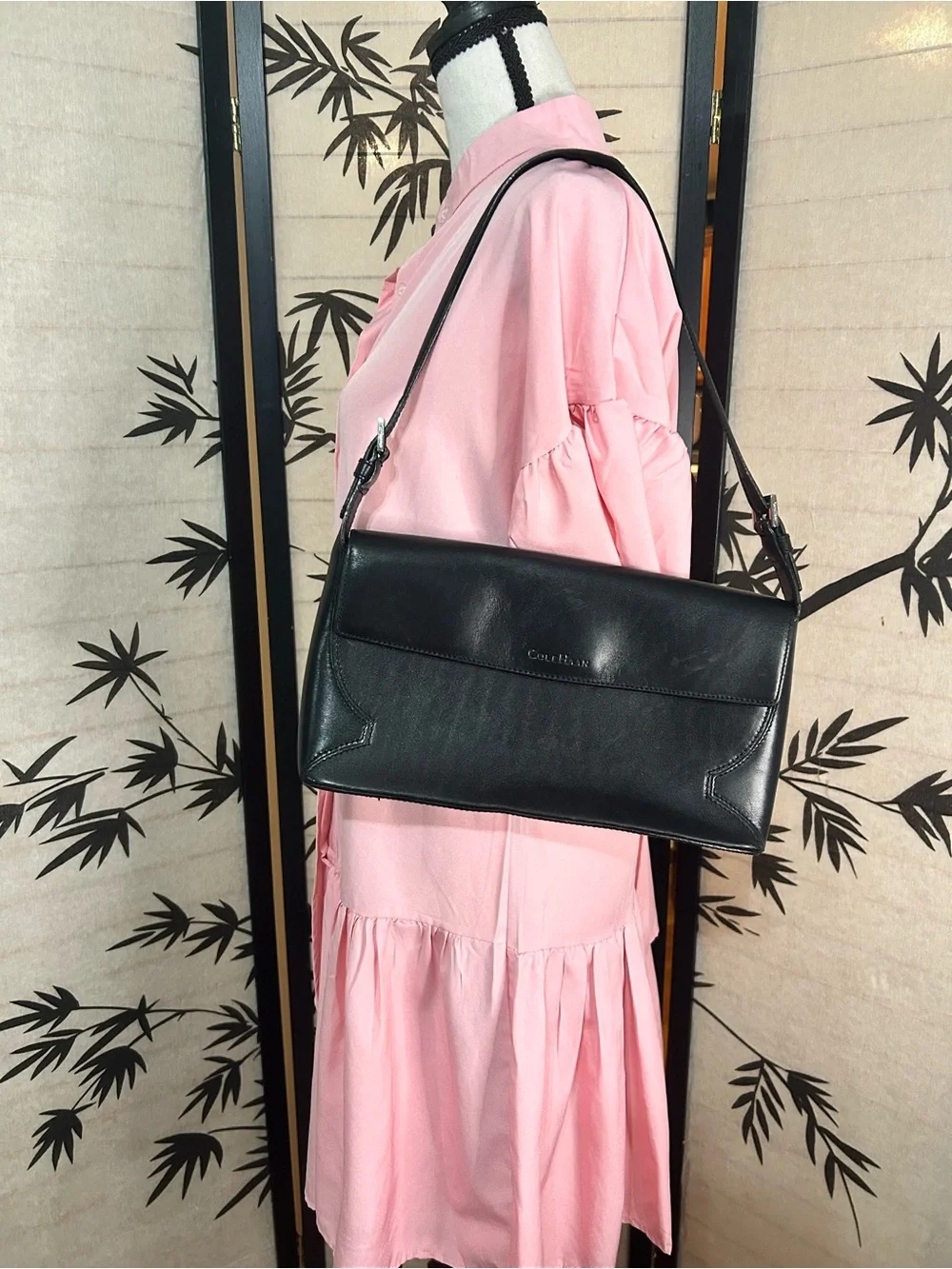 VTG Cole Haan Shoulder Bag Sleek Leather Minimalist Adjustable Strap Black Lined